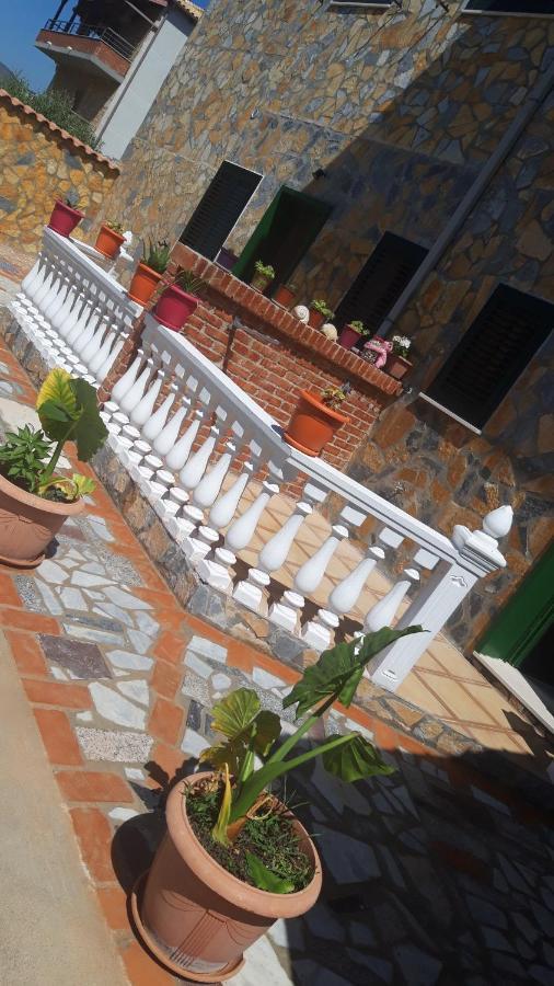 Villa Fredi Орікум Екстер'єр фото