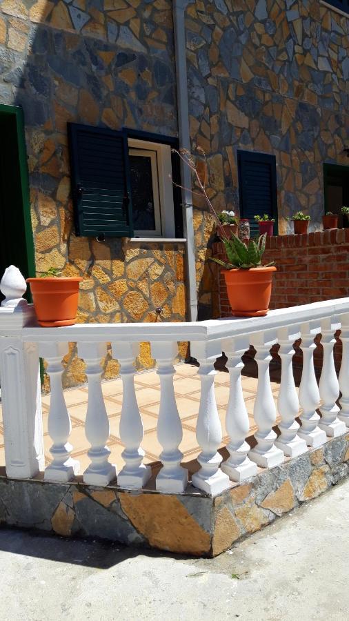 Villa Fredi Орікум Екстер'єр фото